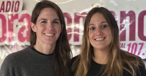 Laura y Pilar de La asociación española contra el cáncer hablando y repasando to…